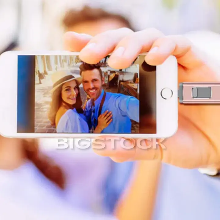 Pen Drive Universal 4 em 1 para Celular™ - IOS, Android, USB e Tipo C - Image 4